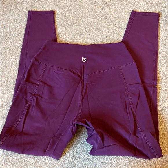 BuffBunny Rosa Pocket Leggings - Picture 3 of 3